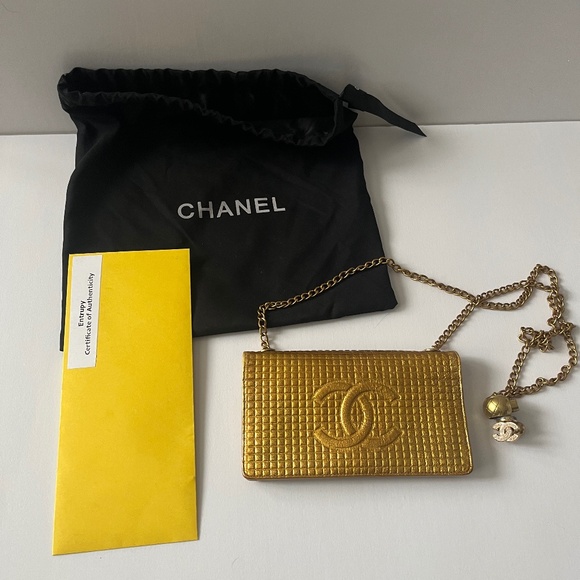 Chanel vintage wallet on chain - Picture 1 of 5